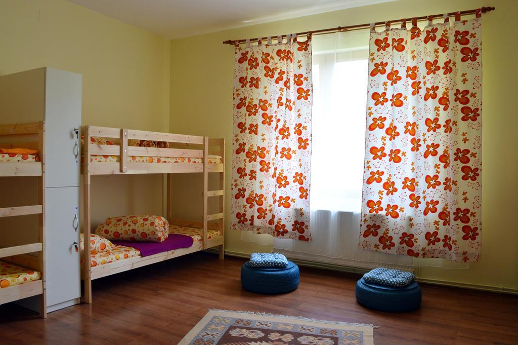 Exit Routine Hostel Timişoara Exteriör bild