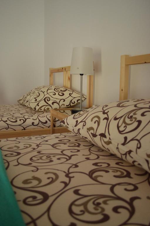 Exit Routine Hostel Timişoara Exteriör bild